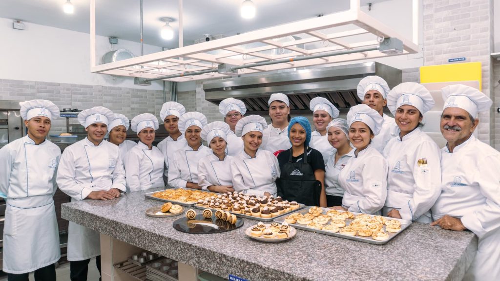 Escuela de reposteria en santa marta COCINA NACIONAL E INTERNACIONAL